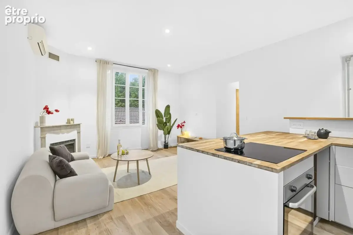 Charmant appartement rénové de 3p avec balcon au cœur de valbonne village - photo 1