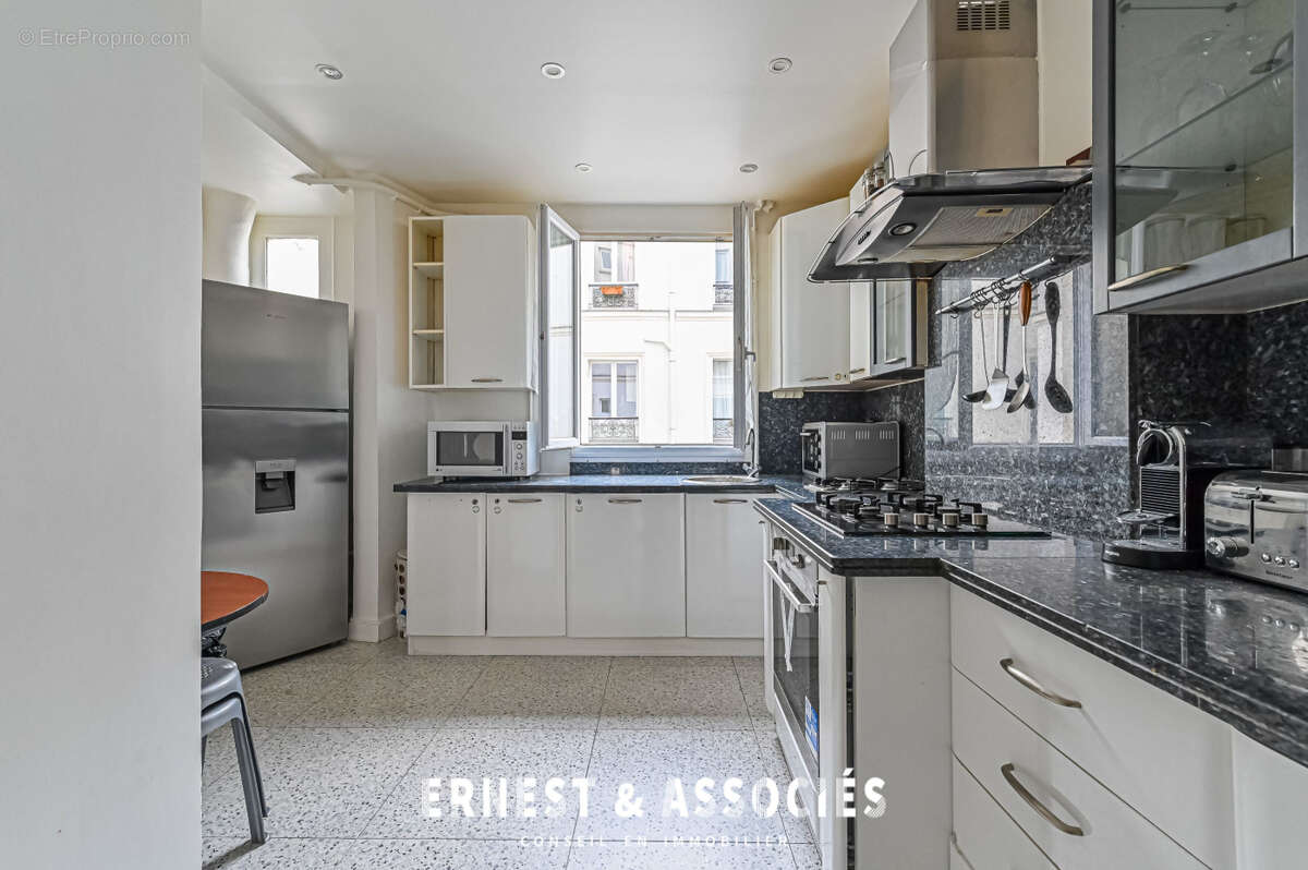 Appartement à PARIS-10E