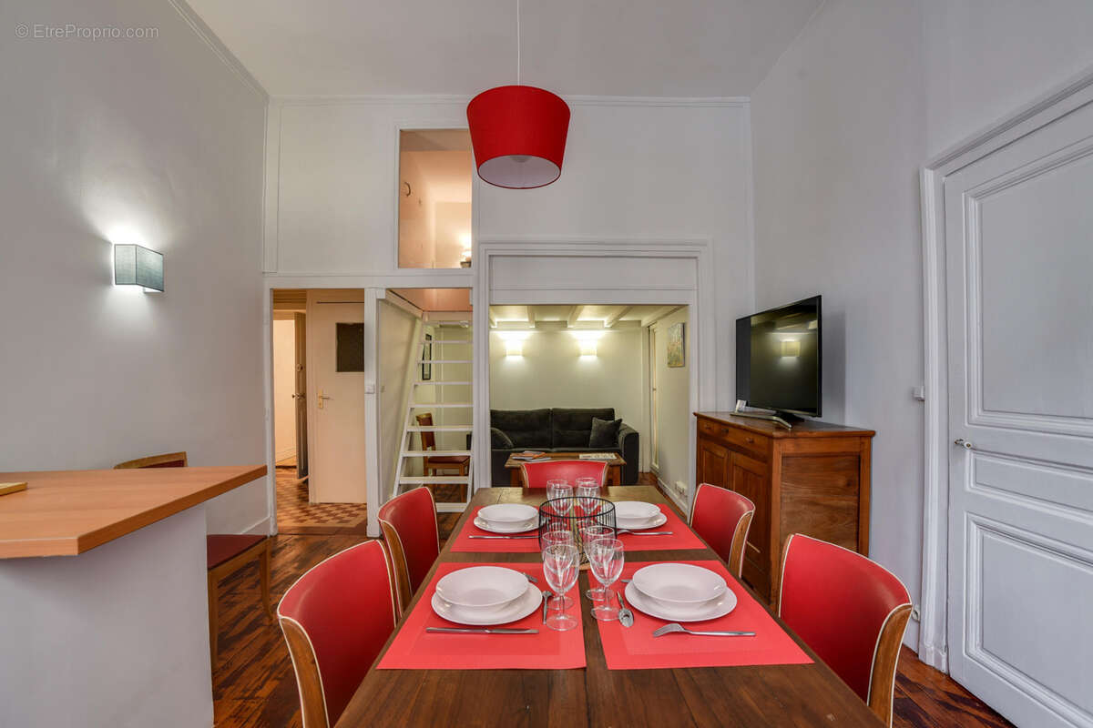 T2 bis - prox place morel - 70 m2 - photo 2