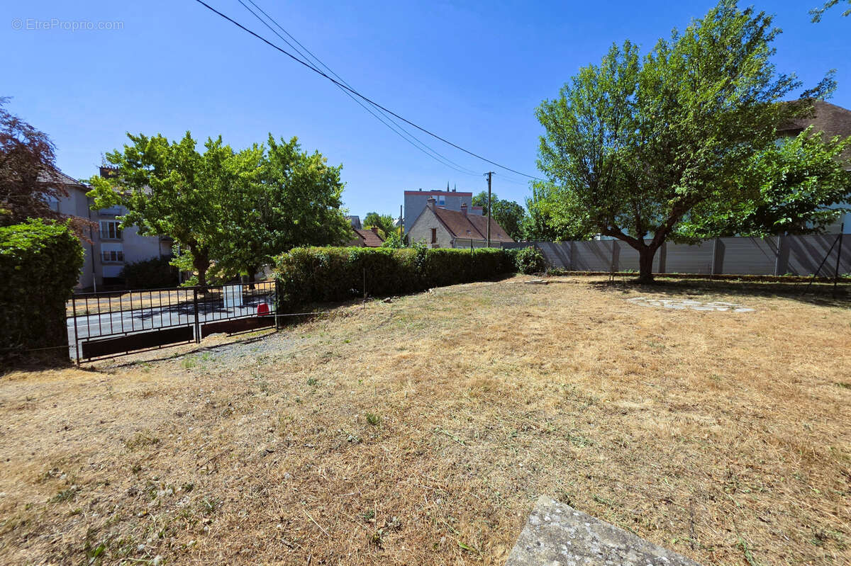 Prix en baisse! maison centre ville avec jardin - photo 24