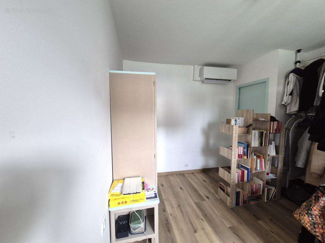 Maison à MARSEILLES-LES-AUBIGNY