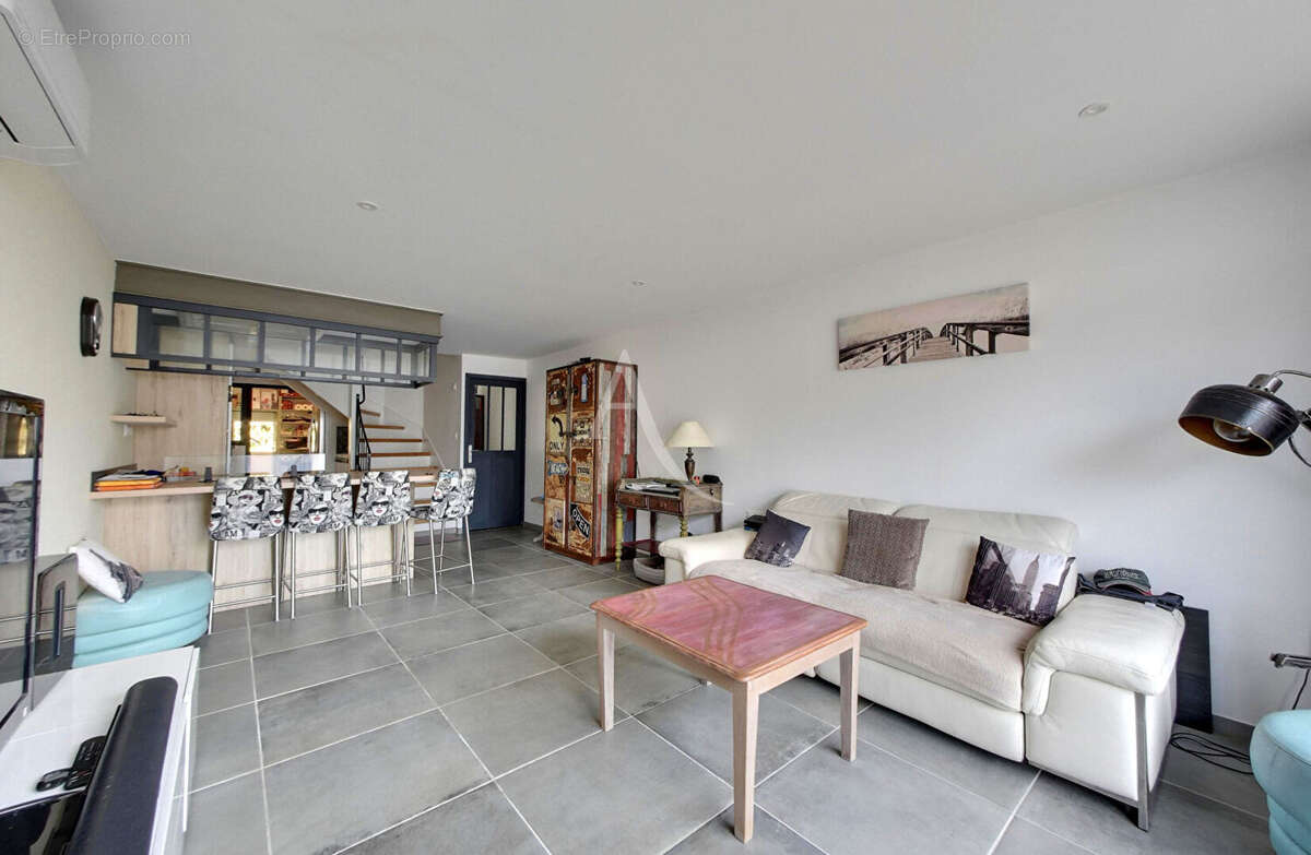 Maison à SALLES-SUR-MER