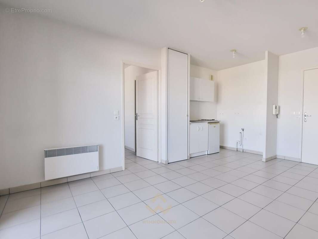 Pièce de vie - Appartement T2 - La Seyne sur Mer 83500 - Appartement à LA SEYNE-SUR-MER