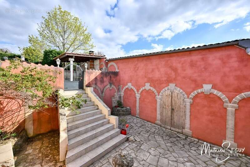 Maison à THURINS