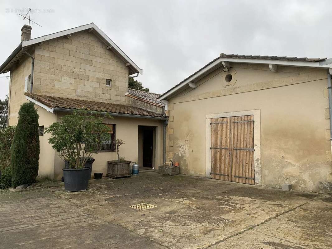 Maison à SAINT-EMILION