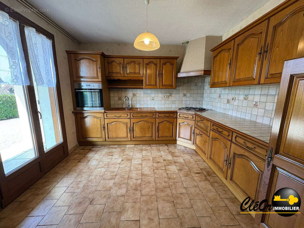 Maison à LA CHAPELLE-NAUDE