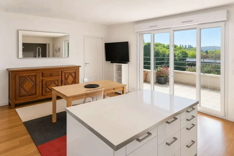 Appartement à VILLEPREUX