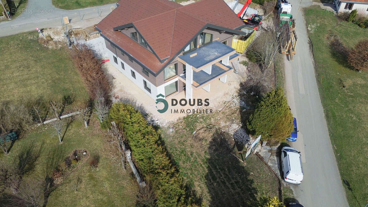 Appartement à FOURNETS-LUISANS