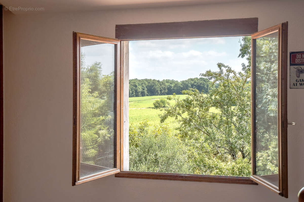 Maison à BRUGUIERES