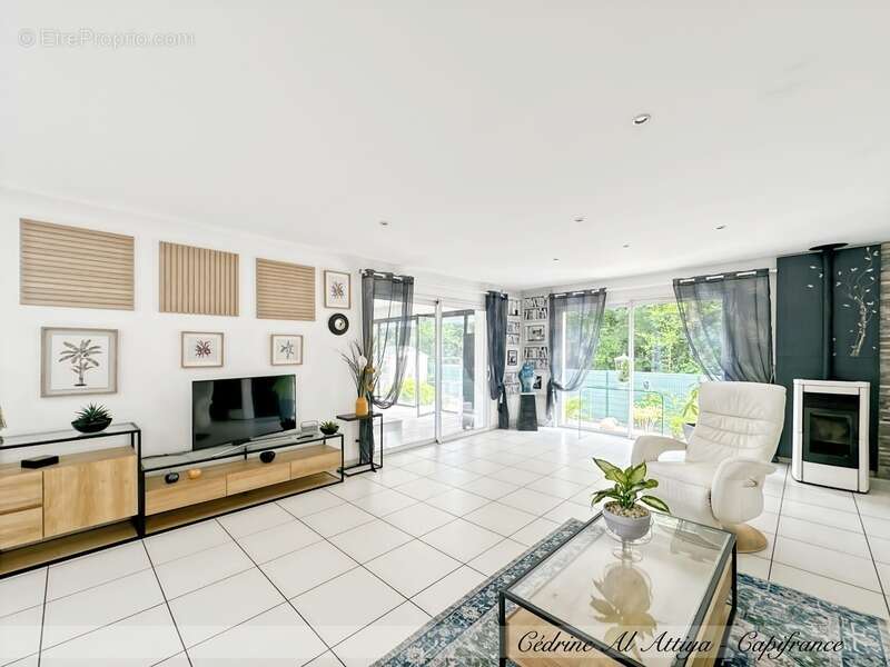 Maison à vendre Périgny, quartier Rompsay, 119m2, plain-pied, garage, jardin, véranda avec jacuzzi - photo 3