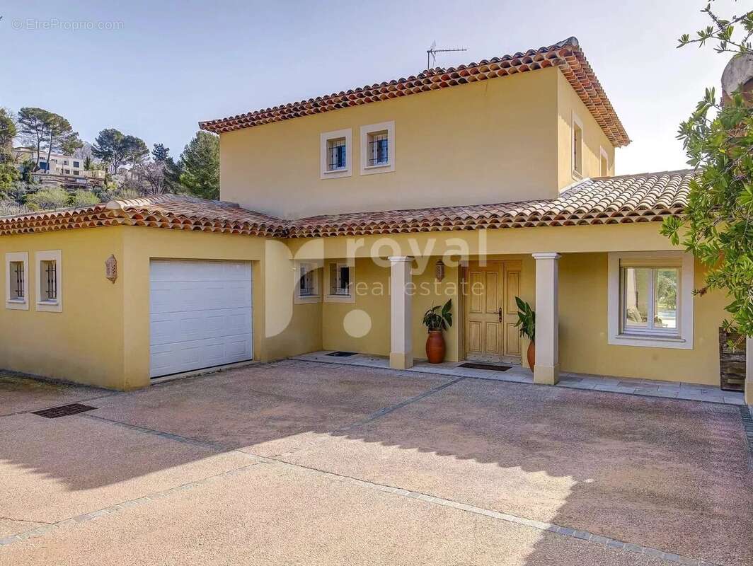 Maison à MOUGINS