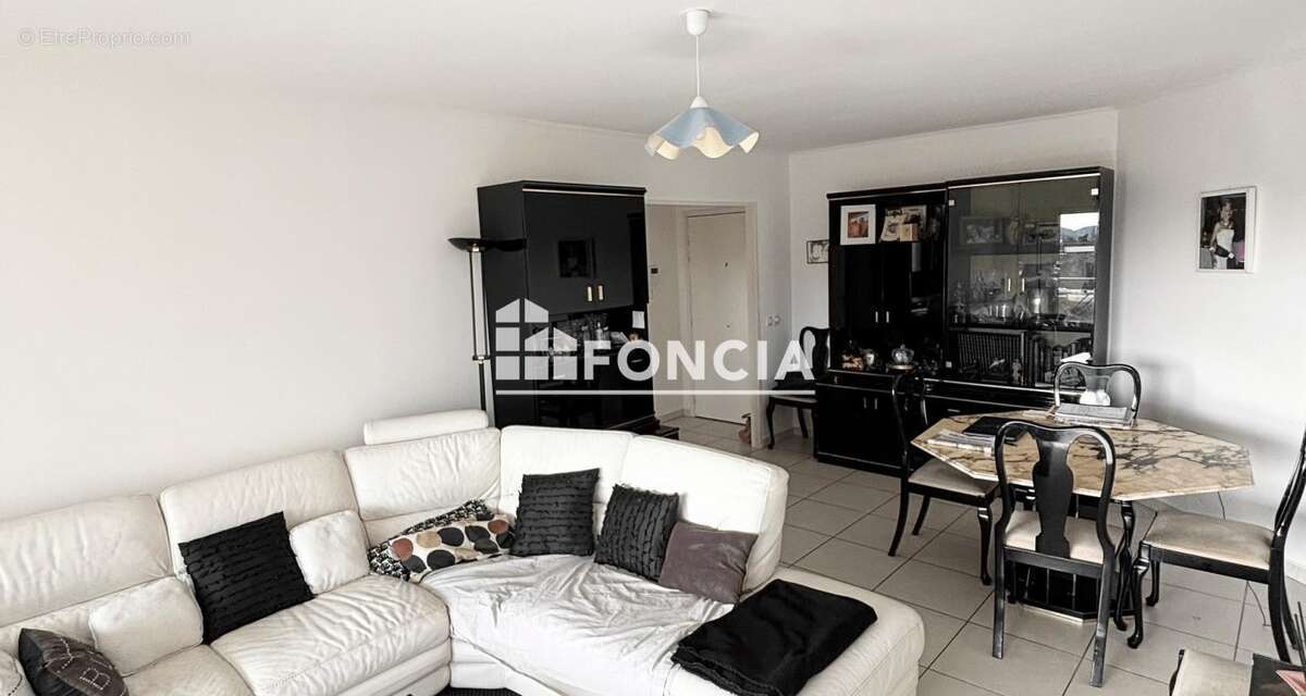 Appartement à MANDELIEU-LA-NAPOULE