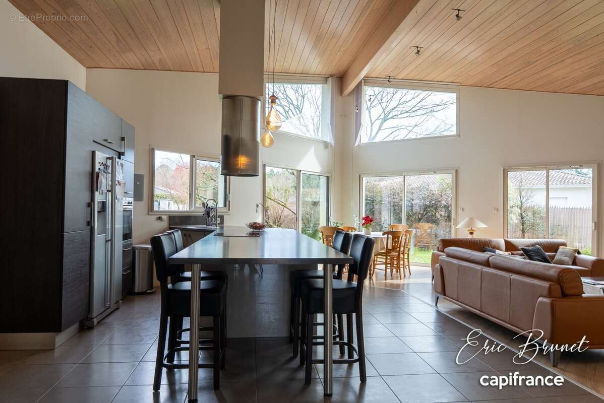 MIOS - Maison d'architecte aux prestations de qualité - 6 pieces avec garage et piscine - photo 18