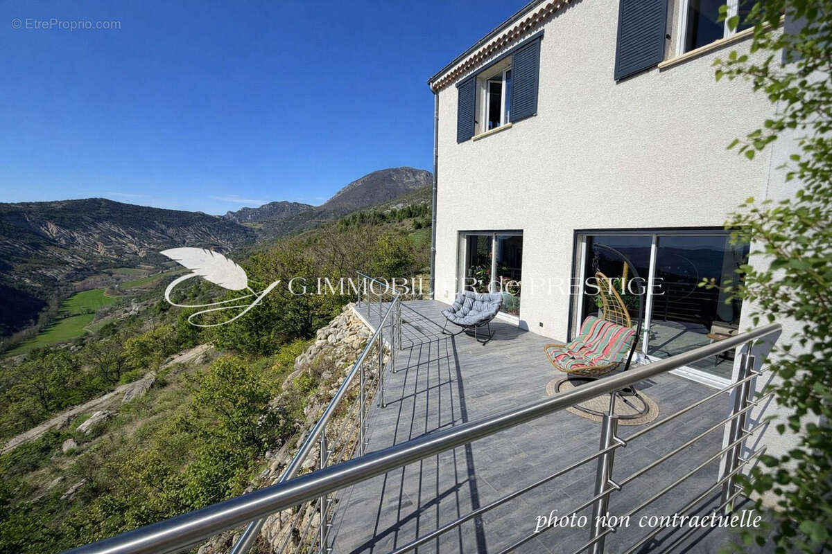 Maison à BEZAUDUN-SUR-BINE