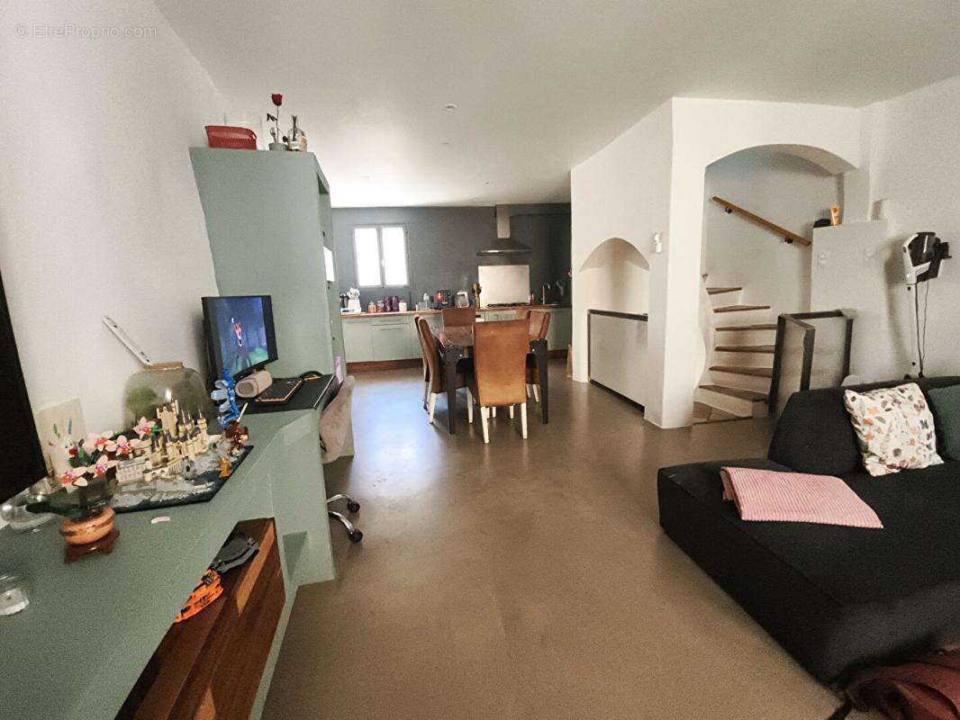 Maison à MONTEUX