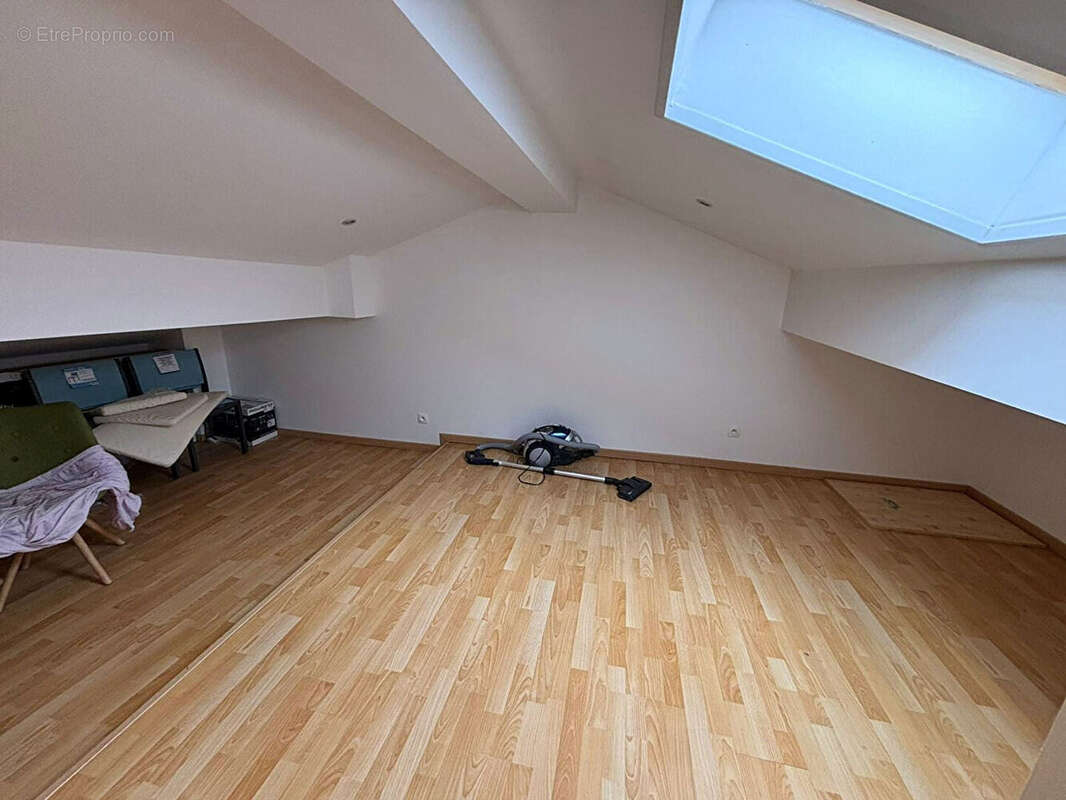 Appartement à RENAISON