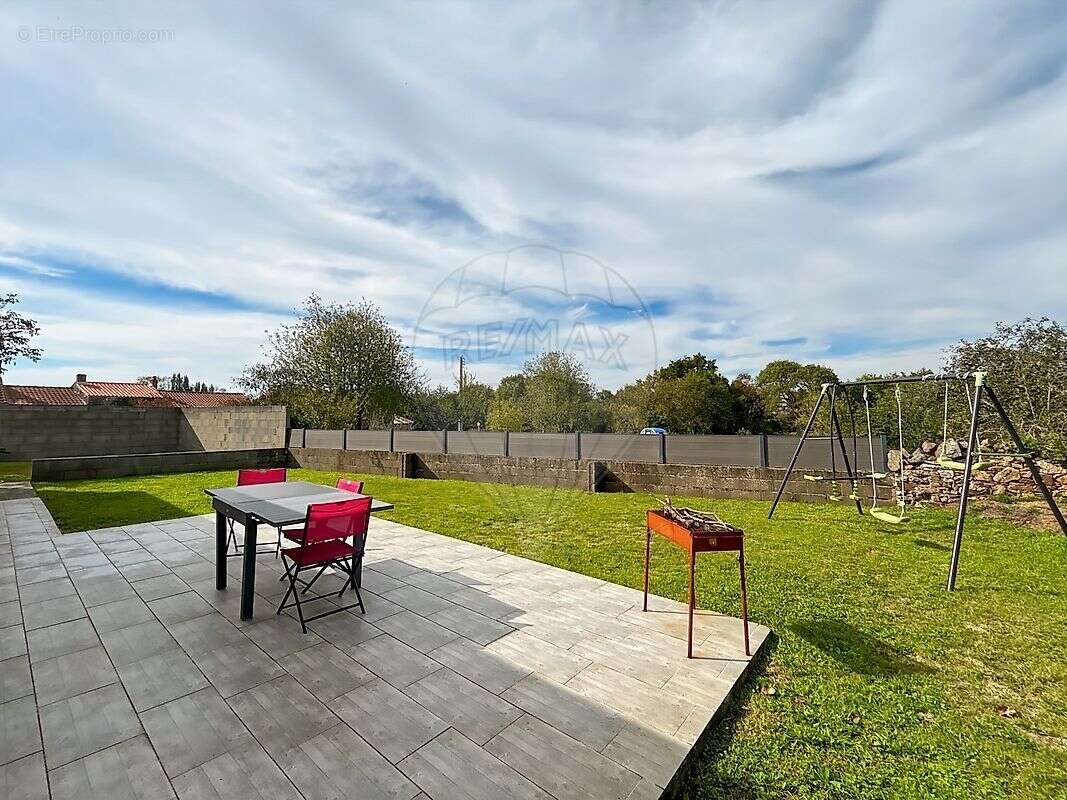 Maison à SAINT-LUMINE-DE-COUTAIS