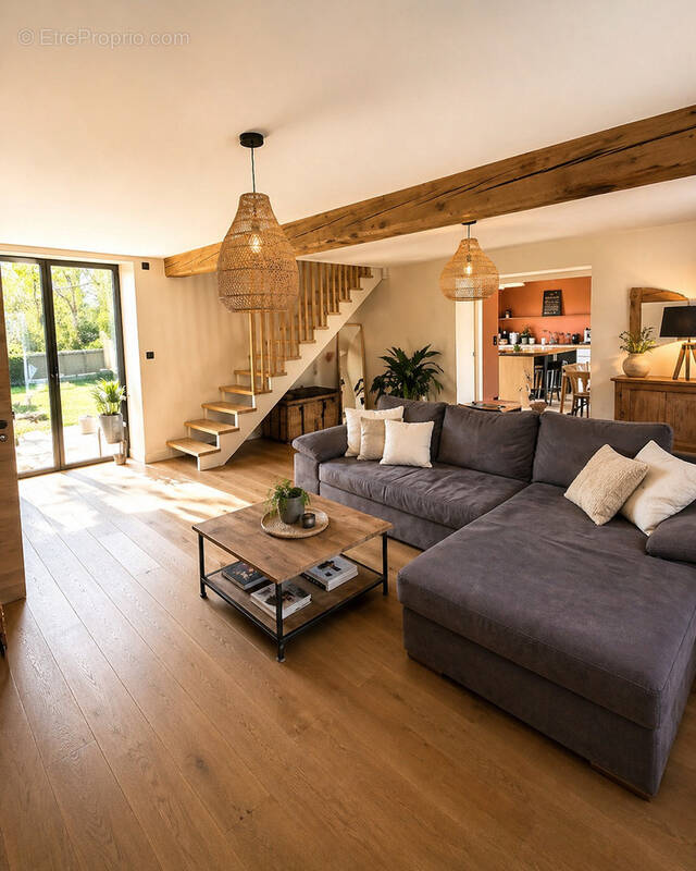 Maison à VEAUCHETTE