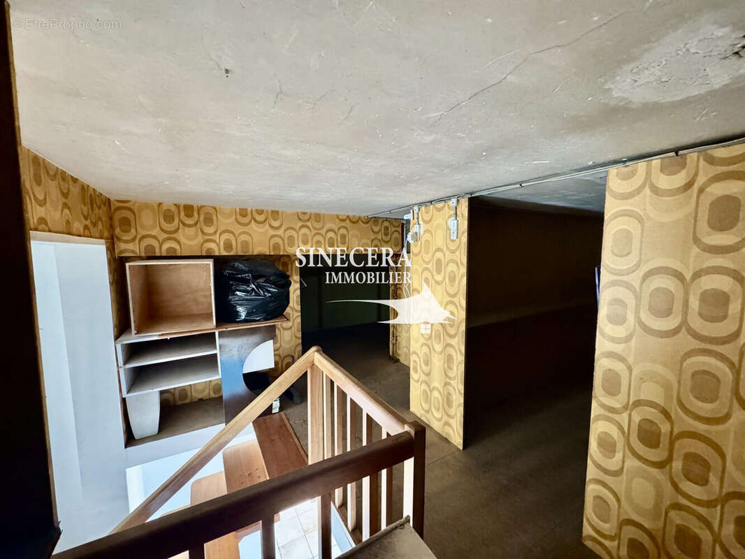 Commerce à MOULEYDIER