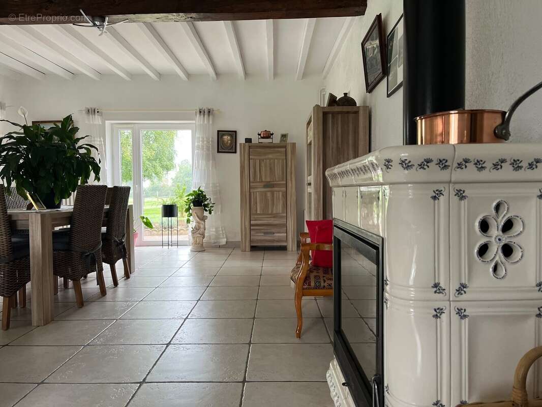 Maison à CHANOZ-CHATENAY