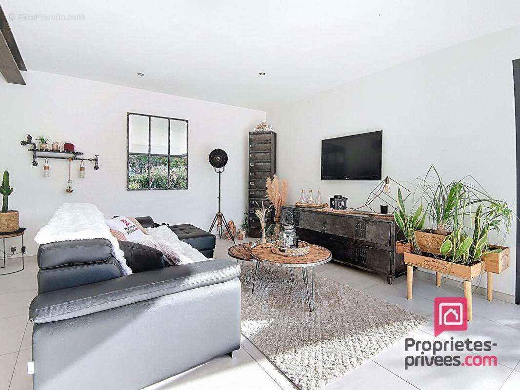 Maison à SAINT-MAXIMIN-LA-SAINTE-BAUME