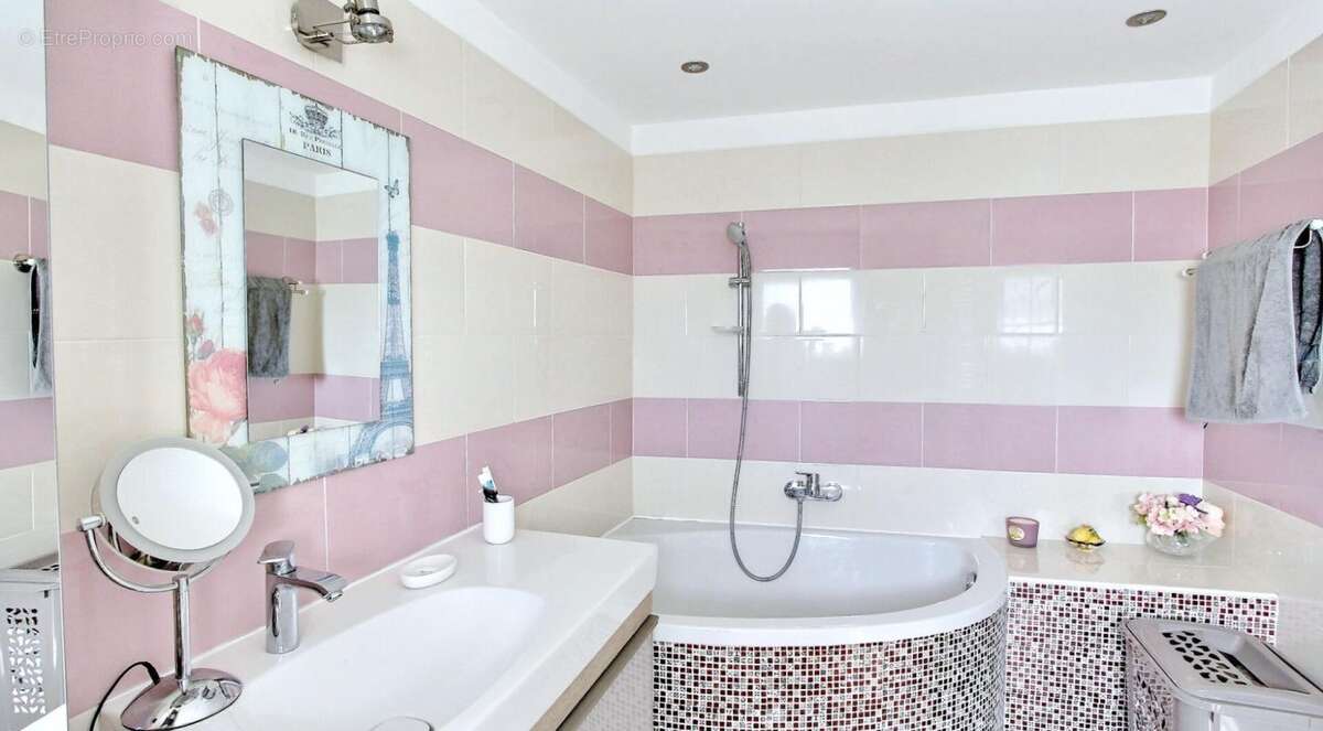 Maison à FLASSANS-SUR-ISSOLE