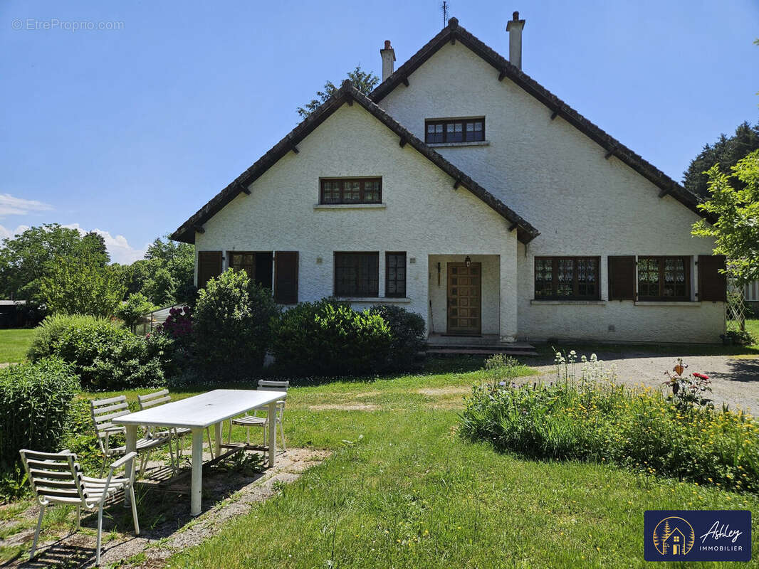 Maison à NEUVIC