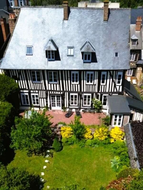 Demeure de caractère du XVIIe siècle rénovée avec élégance – Une adresse rare au cœur de la ville de Bernay (27300) - photo 27