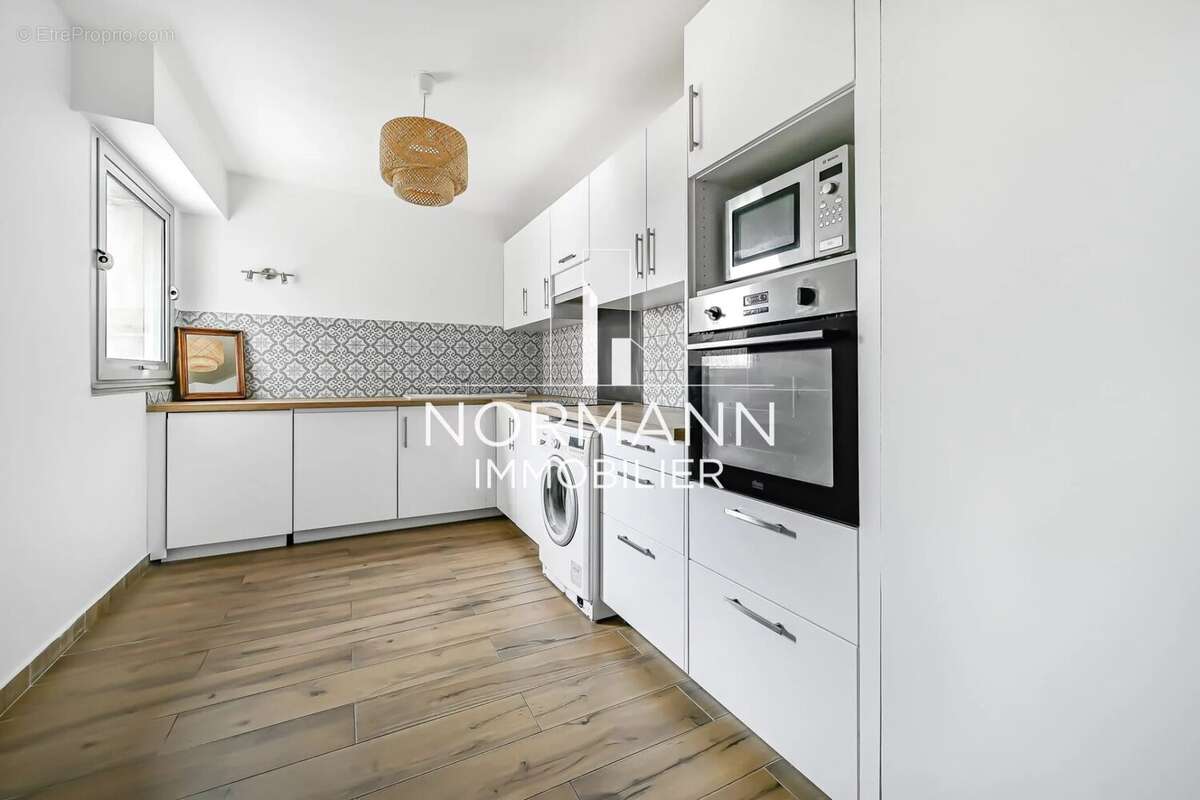 Appartement à NEUILLY-SUR-SEINE