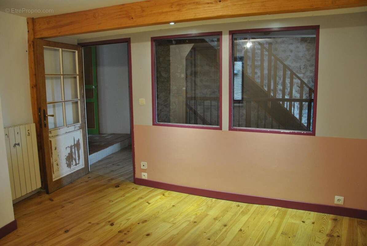 Photo 3 - Maison à COLOMBIER-LE-JEUNE