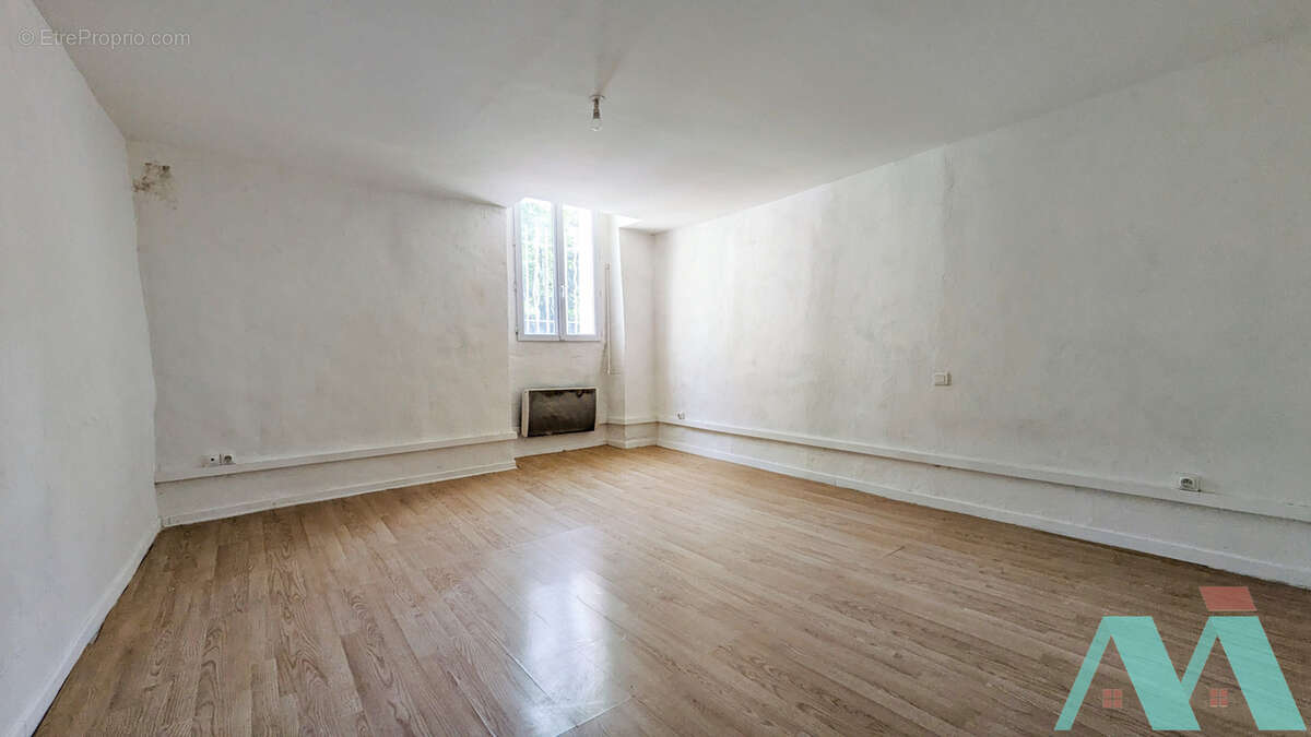 Appartement à SIGNES