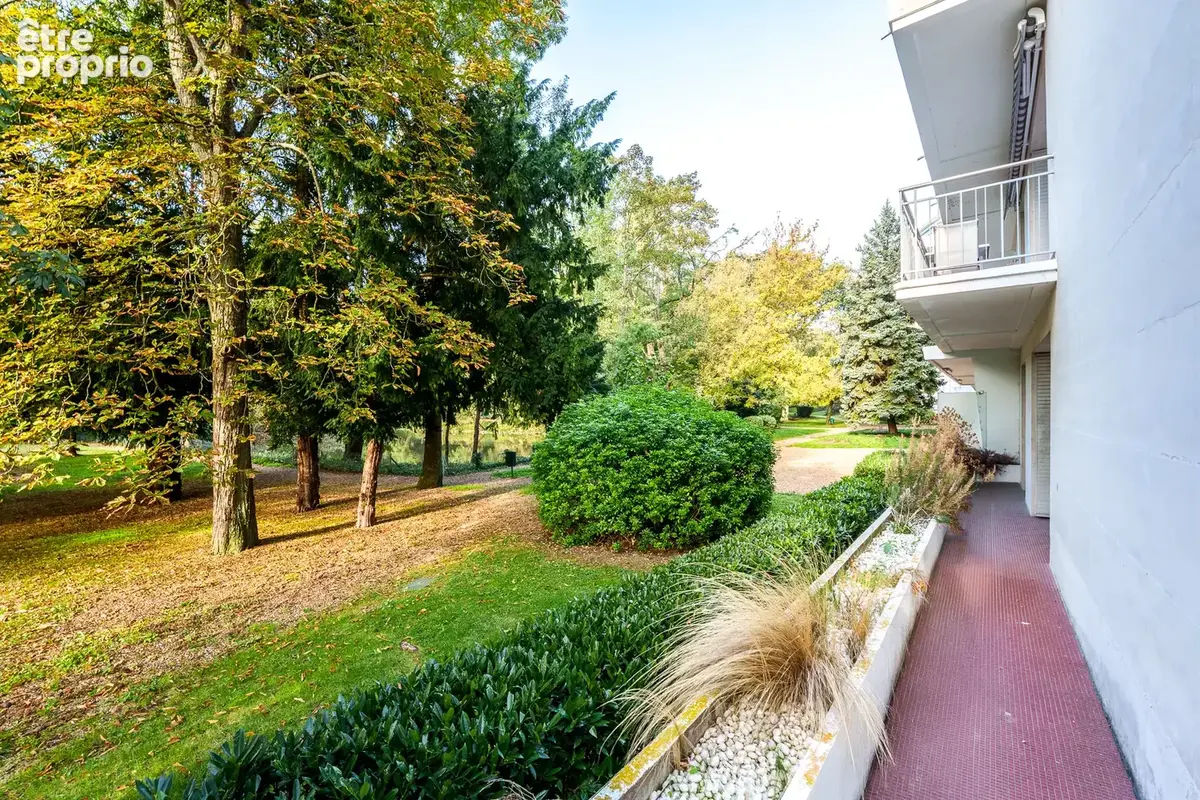 Exclusivite appartement rez de chaussee trois chambres residence la marbelliere joue les tours - photo 2