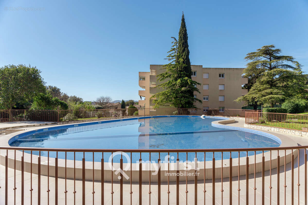 Appartement contemporain avec piscine et tennis. - photo 22