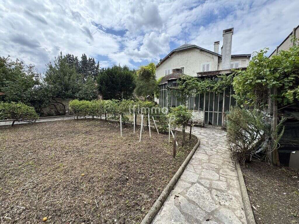 Appartement à CHAMPIGNY-SUR-MARNE