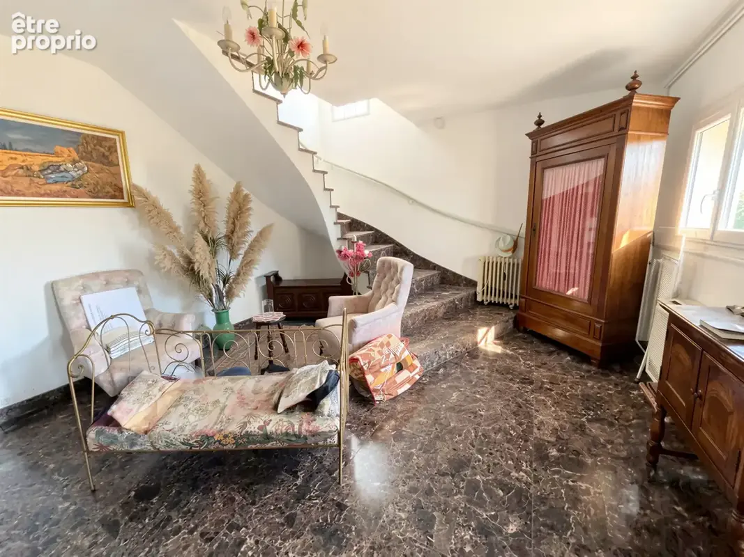 Maison familiale T6 de 205 m2 avec grand jardin - photo 3