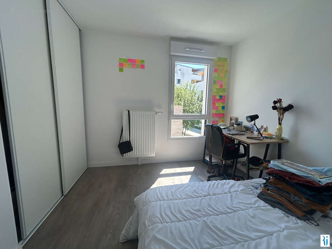 A vendre secteur Docks appartement F3 avec balcon et parking. - photo 7
