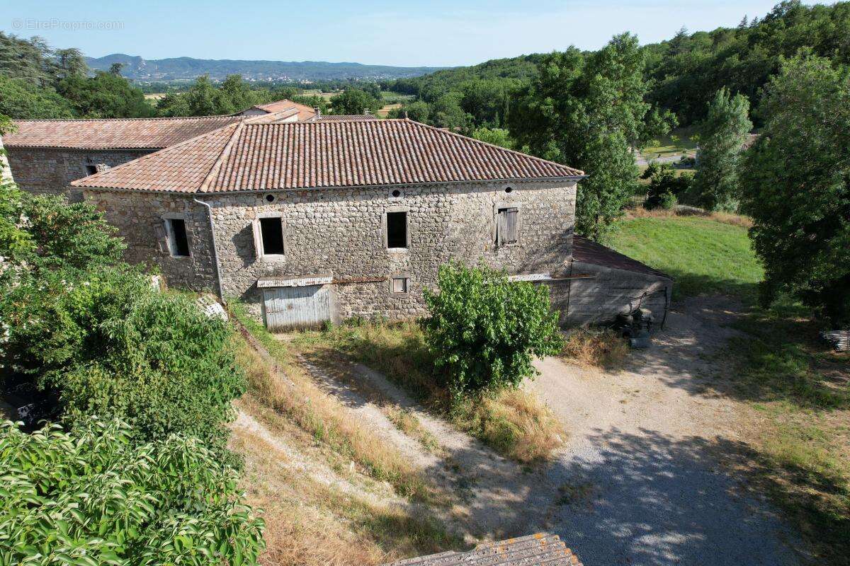 Maison à BERRIAS-ET-CASTELJAU
