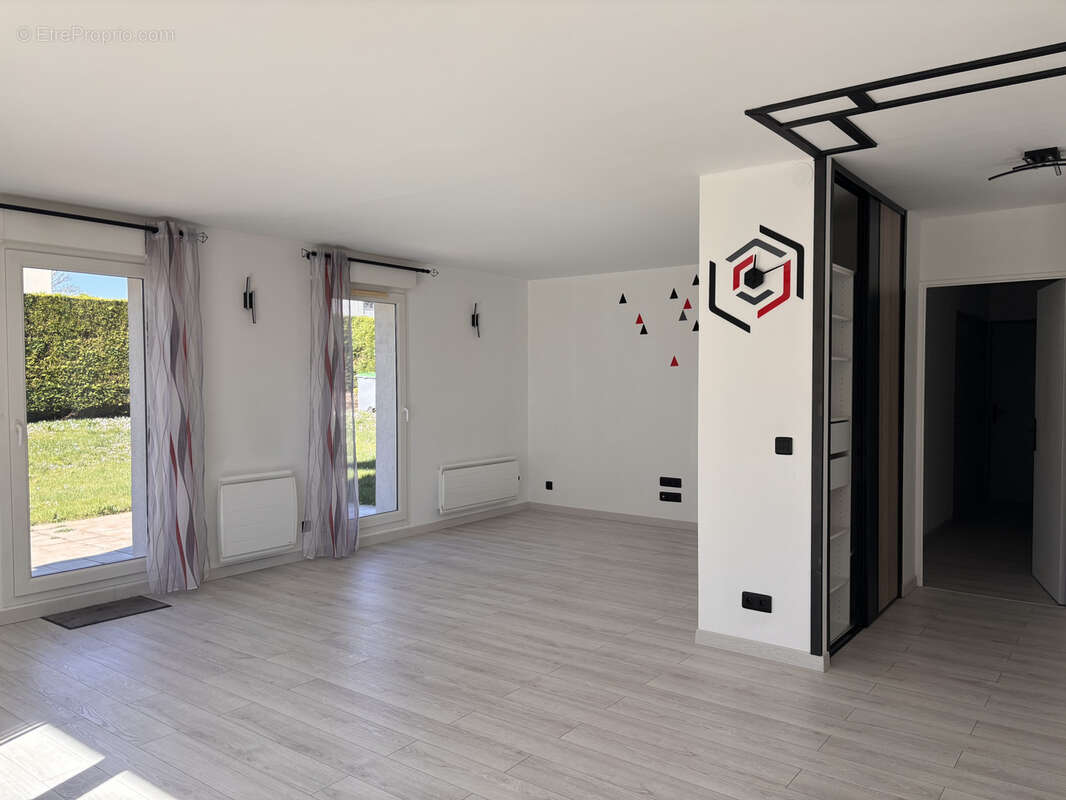 Appartement à ROISSY-EN-FRANCE