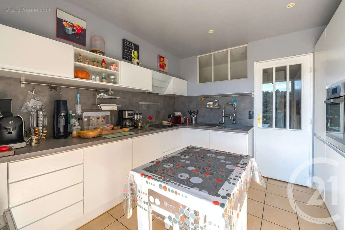 Maison à BORMES-LES-MIMOSAS