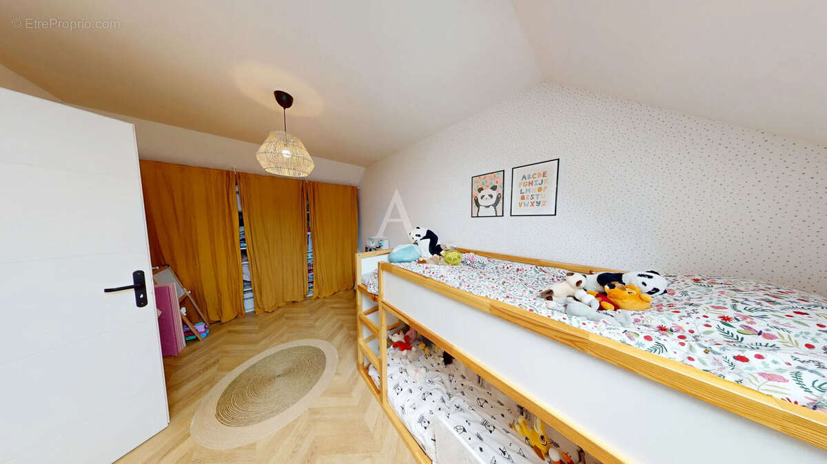 Maison à LA CHAPELLE-SAINT-MESMIN