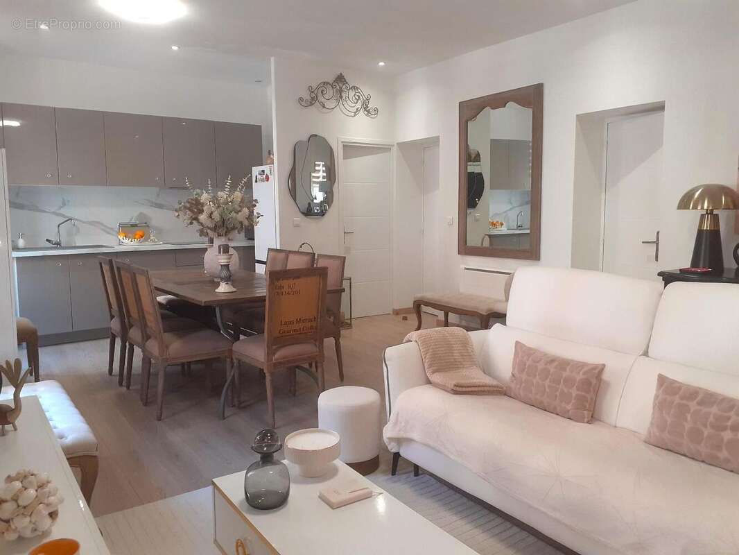   - Appartement à DRAGUIGNAN