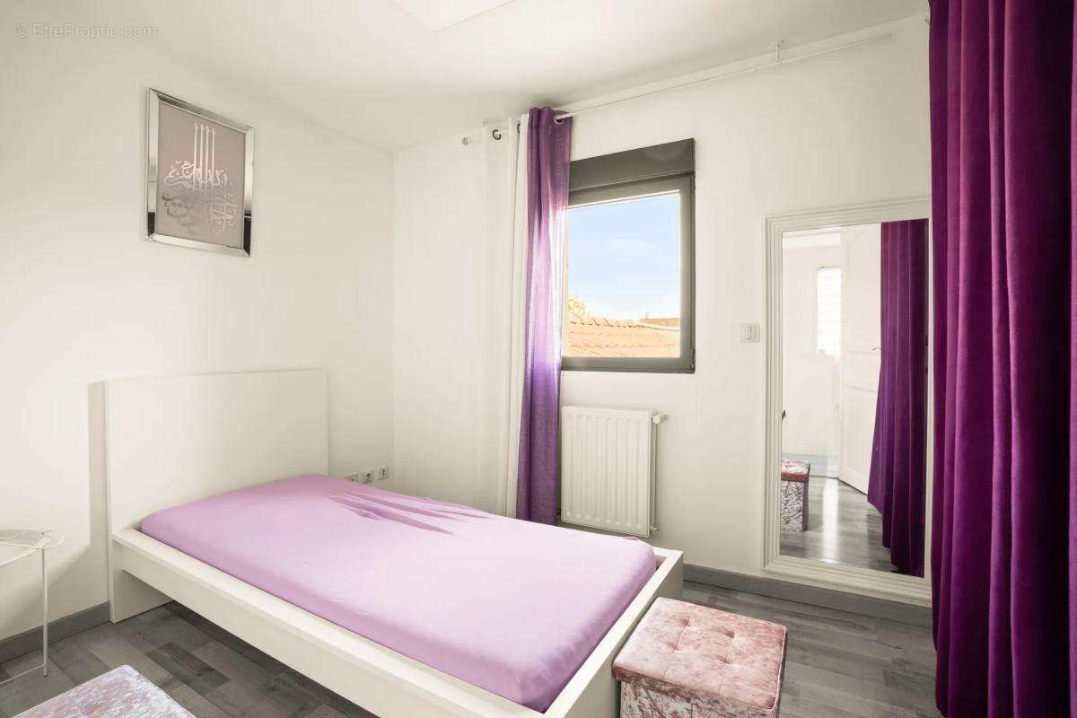 Maison à VAULX-EN-VELIN