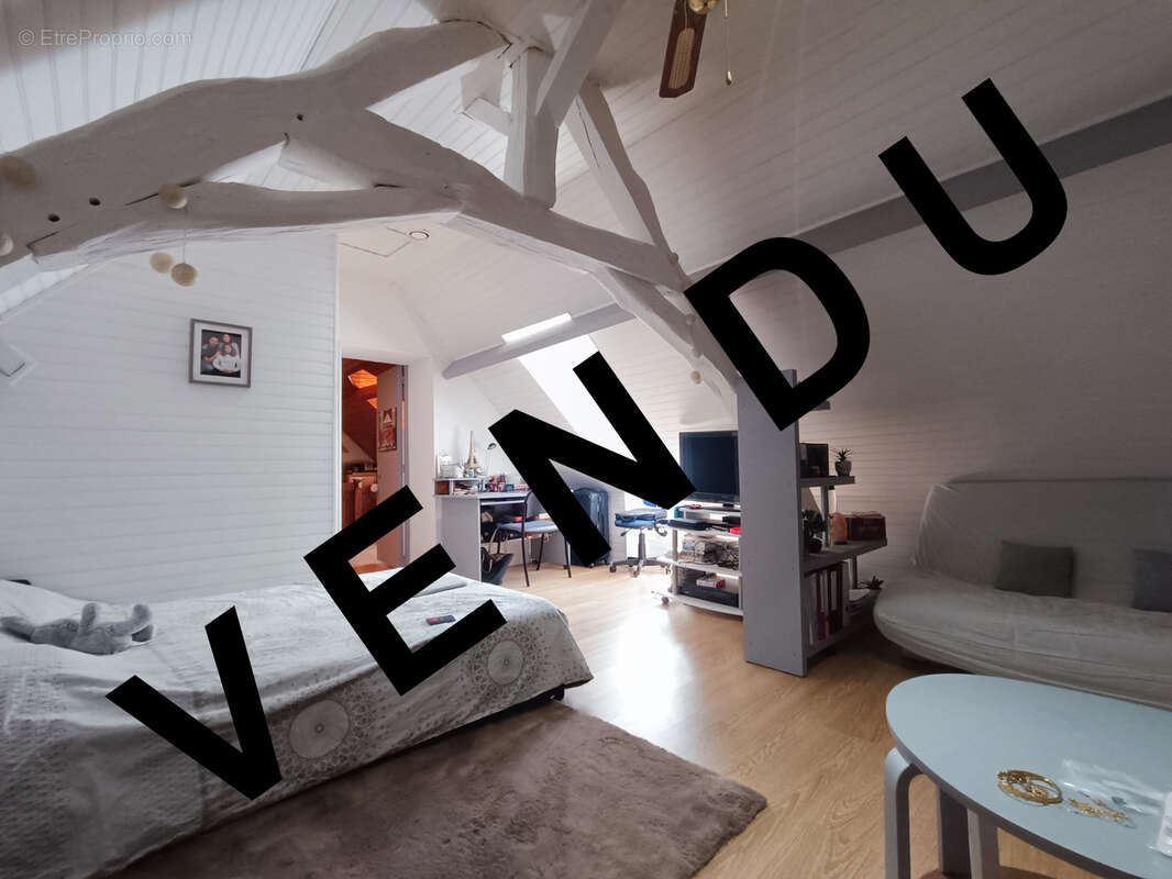 Maison à PRECY