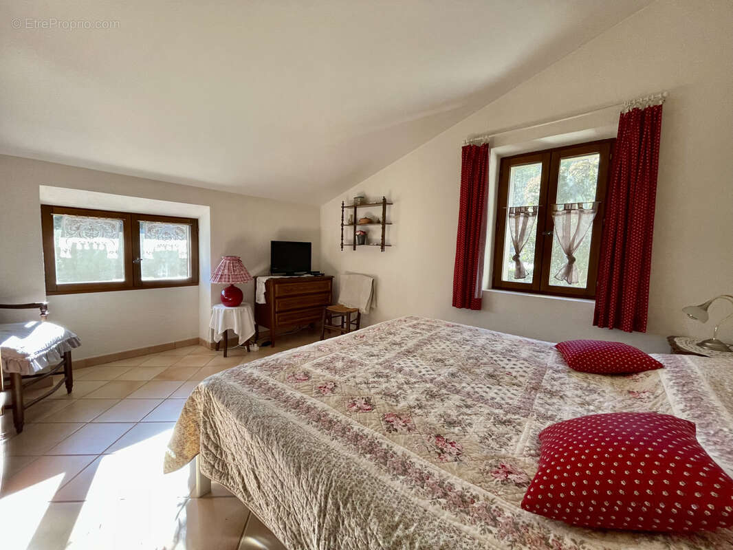 Maison à VAISON-LA-ROMAINE