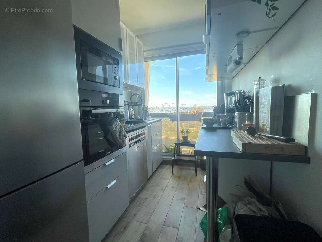 Appartement à COURBEVOIE