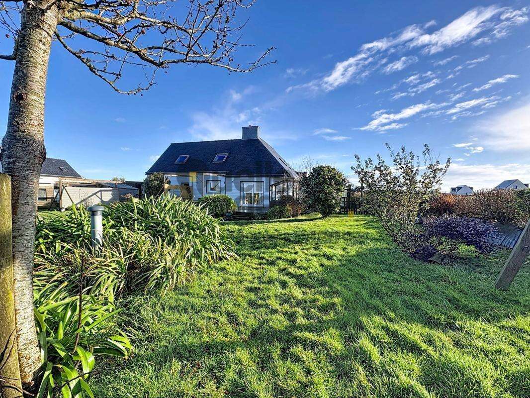 Maison à PLOUGUERNEAU