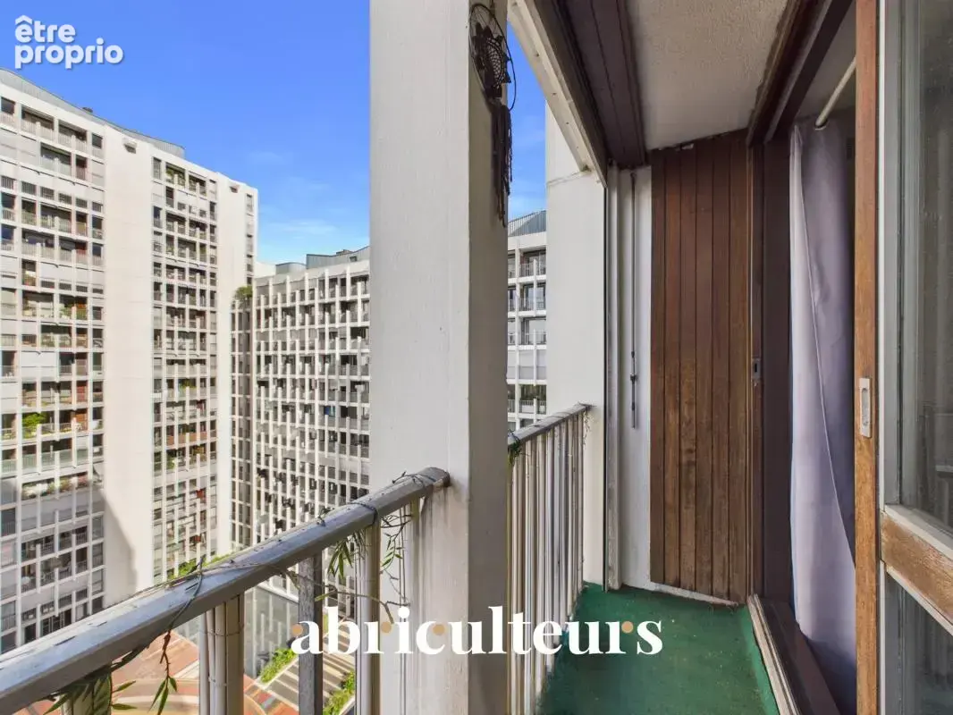 Paris 15e – Résidence Paris XV – Appartement familial 5 pièces de 114 m² avec balcons, parking et cave - photo 15
