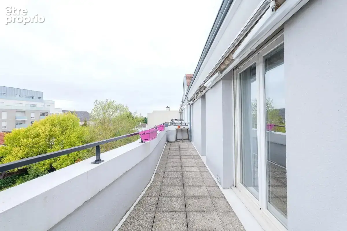 Appartement de 6 pièces de 103 m² à Livry-Gargan - photo 2