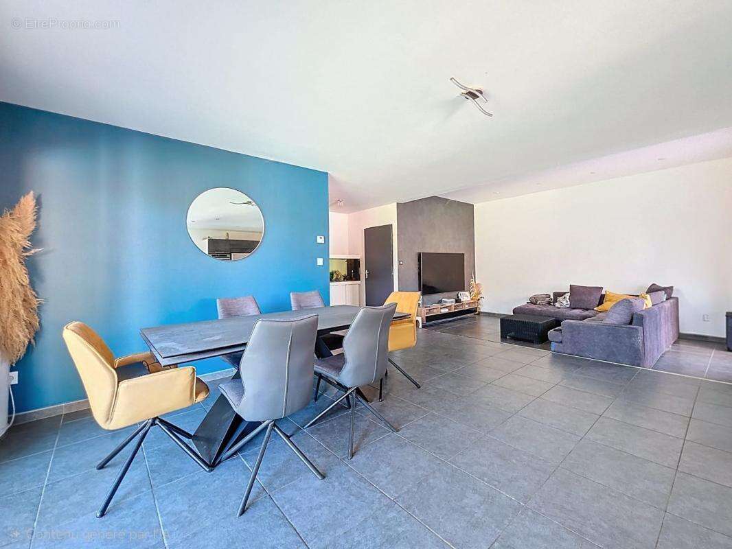 Maison à SAINT-PIERRE-DE-CHANDIEU