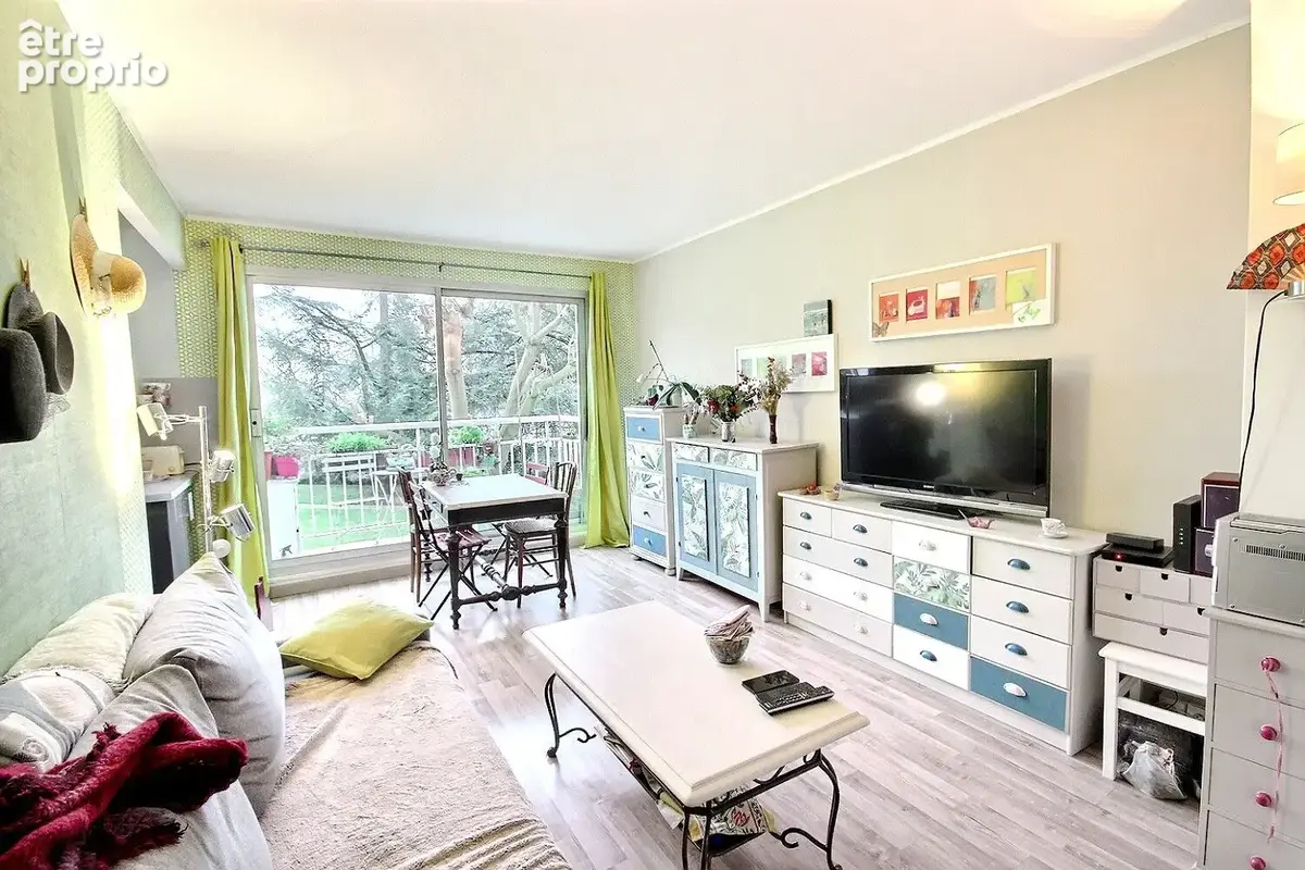 Appartement à FRESNES